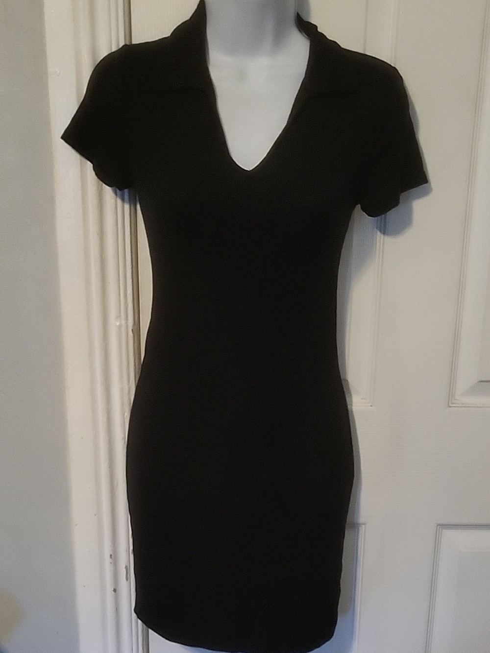 Fashion Nova Black Ribbed Short Sleeve V-Neck Bodycon Mini Dress